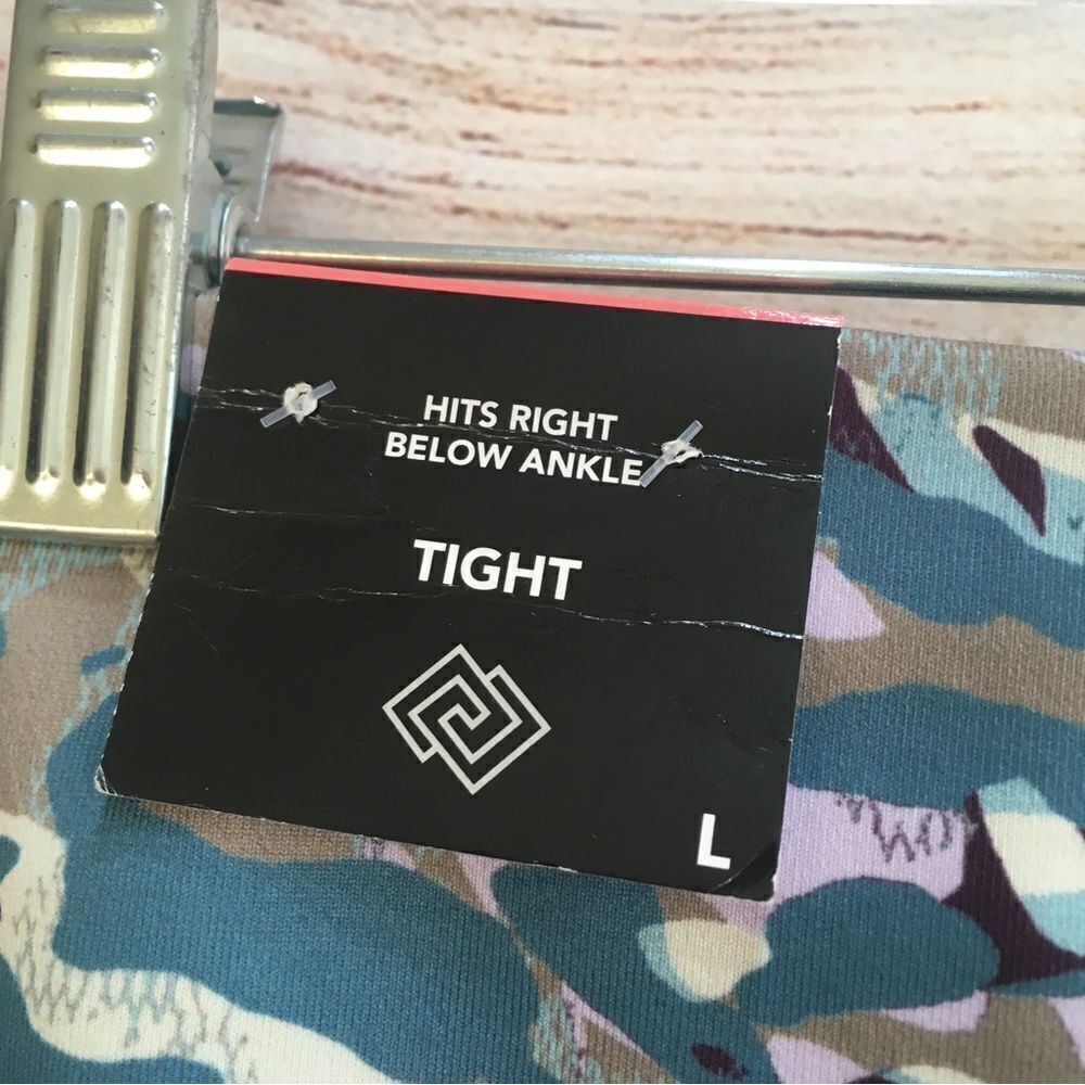 NEW WITH TAGS ZELOS HIGH RISE LEGGINGS IN TURQUOISE CAMO‎ - Picture 5 of 8